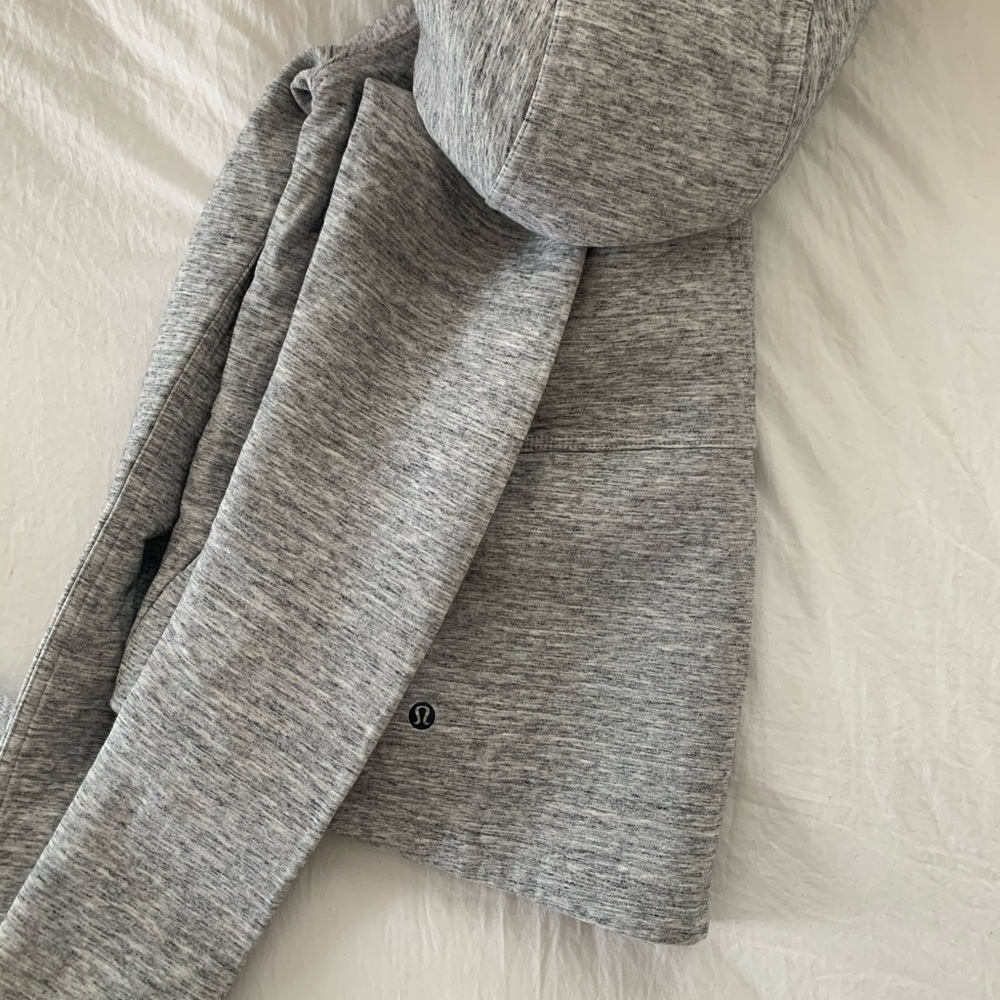 cropped Lululemon jacket